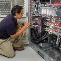 APC Schneider Electric WPCAVUPS-UG-02 έξοδα συντήρησης & υποστήριξης 